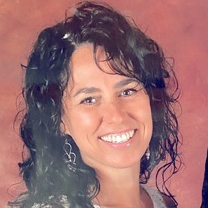 Meet your Posher, Carrie 🇨🇦